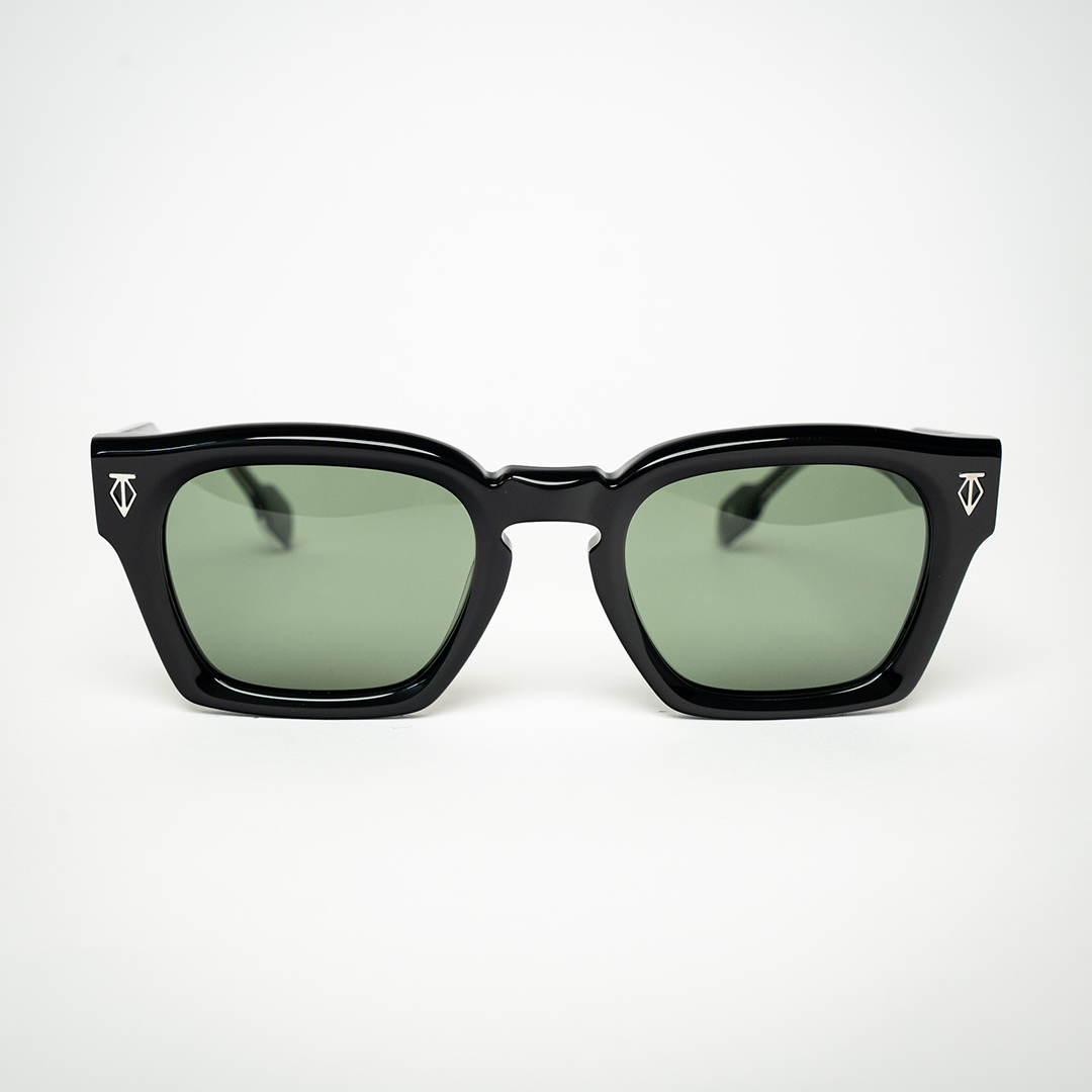 FERRO LUCENTE (NOIR SOLID)
