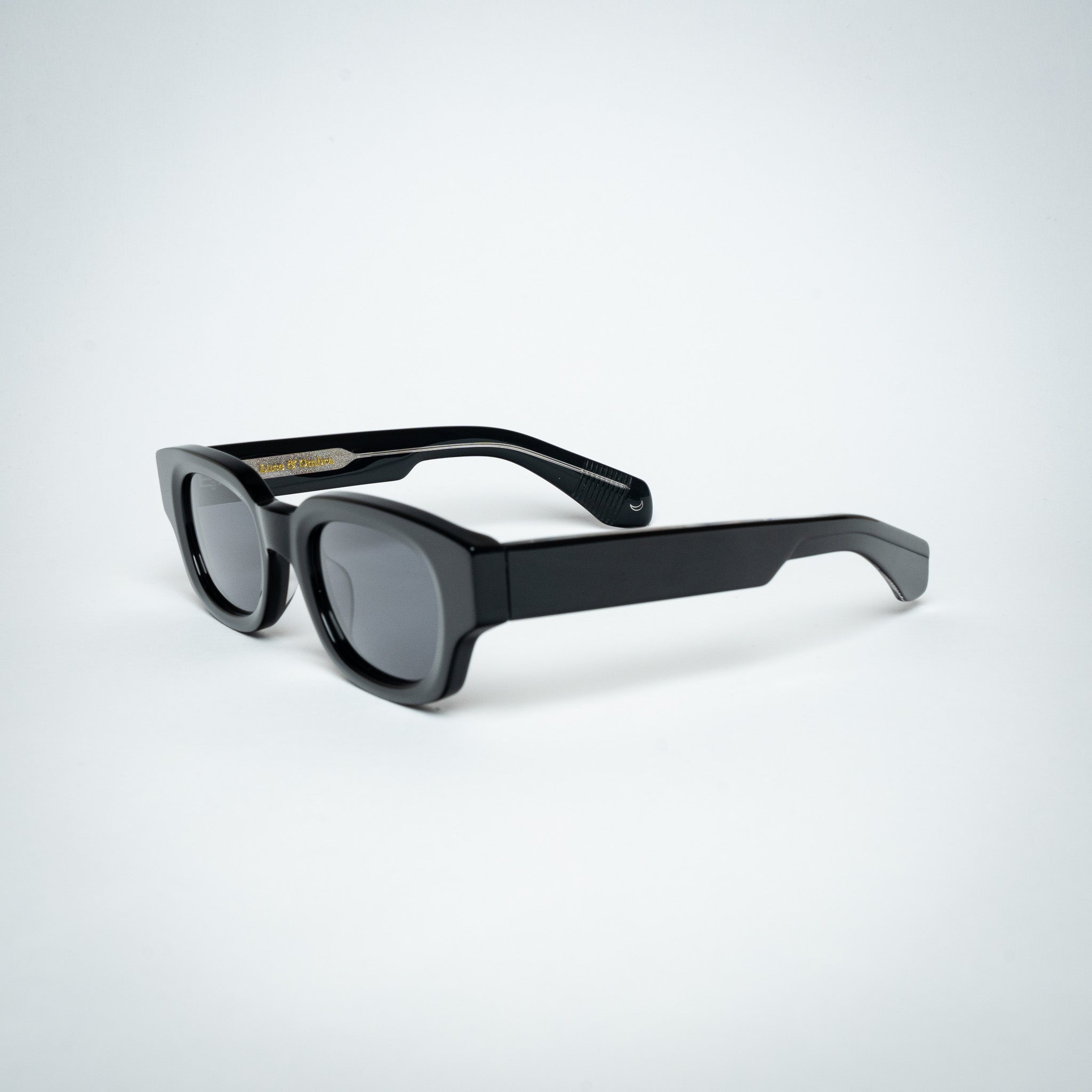 RITAGLIO (NOIR SOLID)