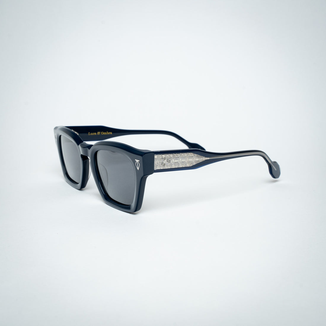 FERRO LUCENTE (BLU FUMO)