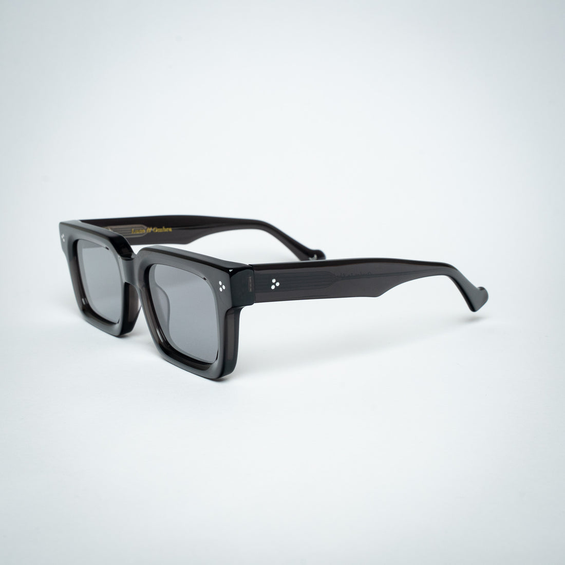 QUADRO (SHADOW FADE)