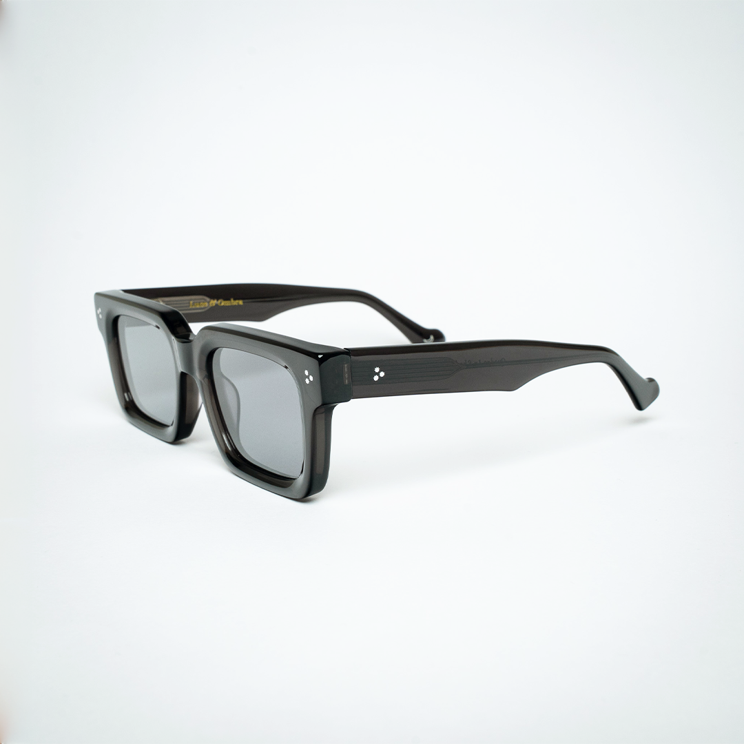 QUADRO (SHADOW FADE)