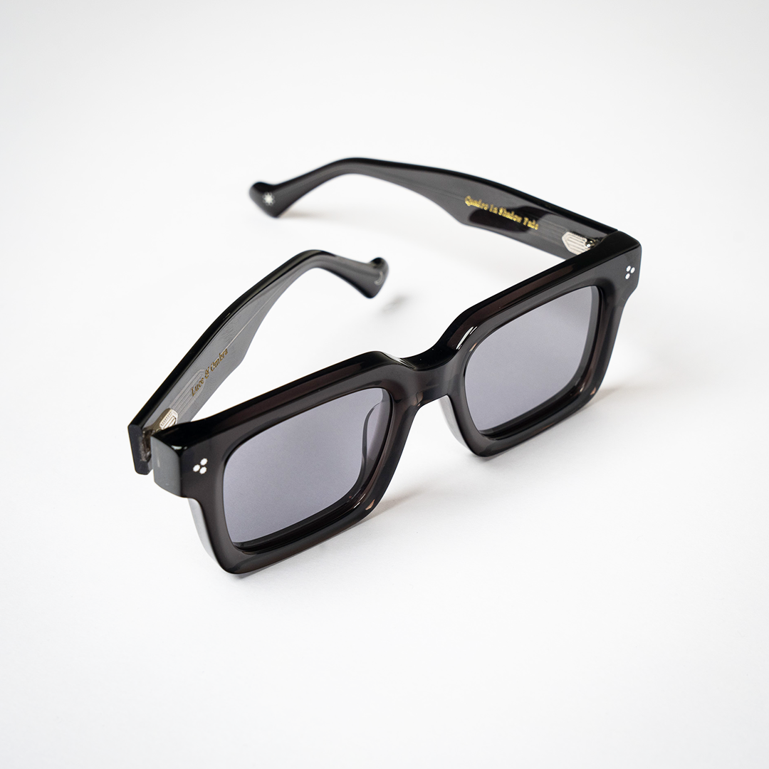 QUADRO (SHADOW FADE)