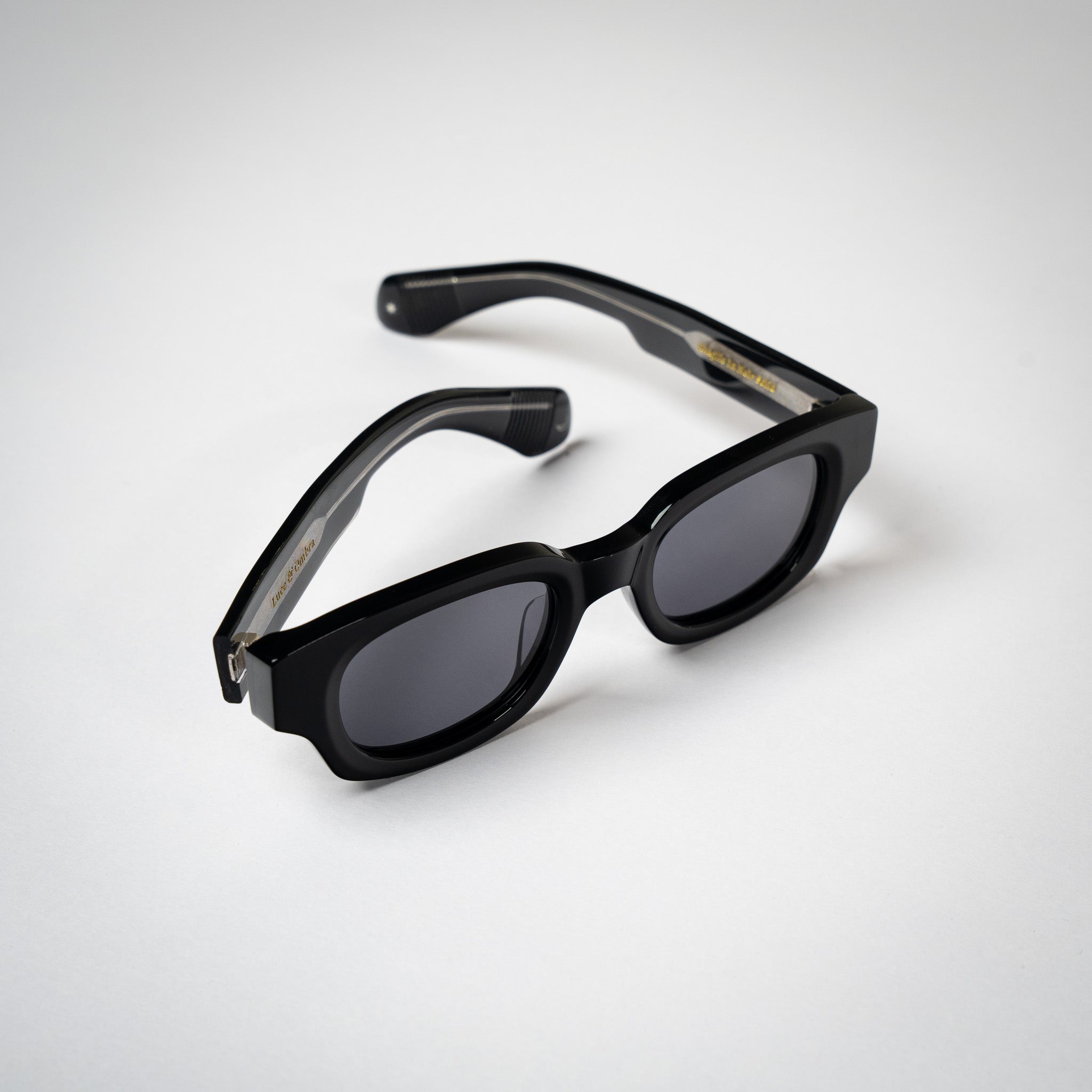 RITAGLIO (NOIR SOLID)