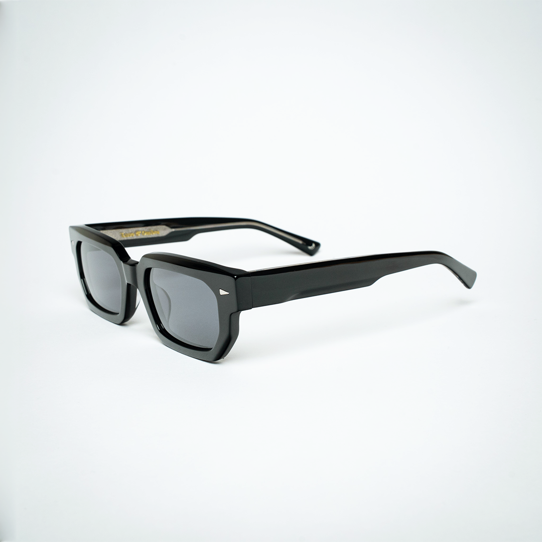 VETRO (NOIR SOLID)