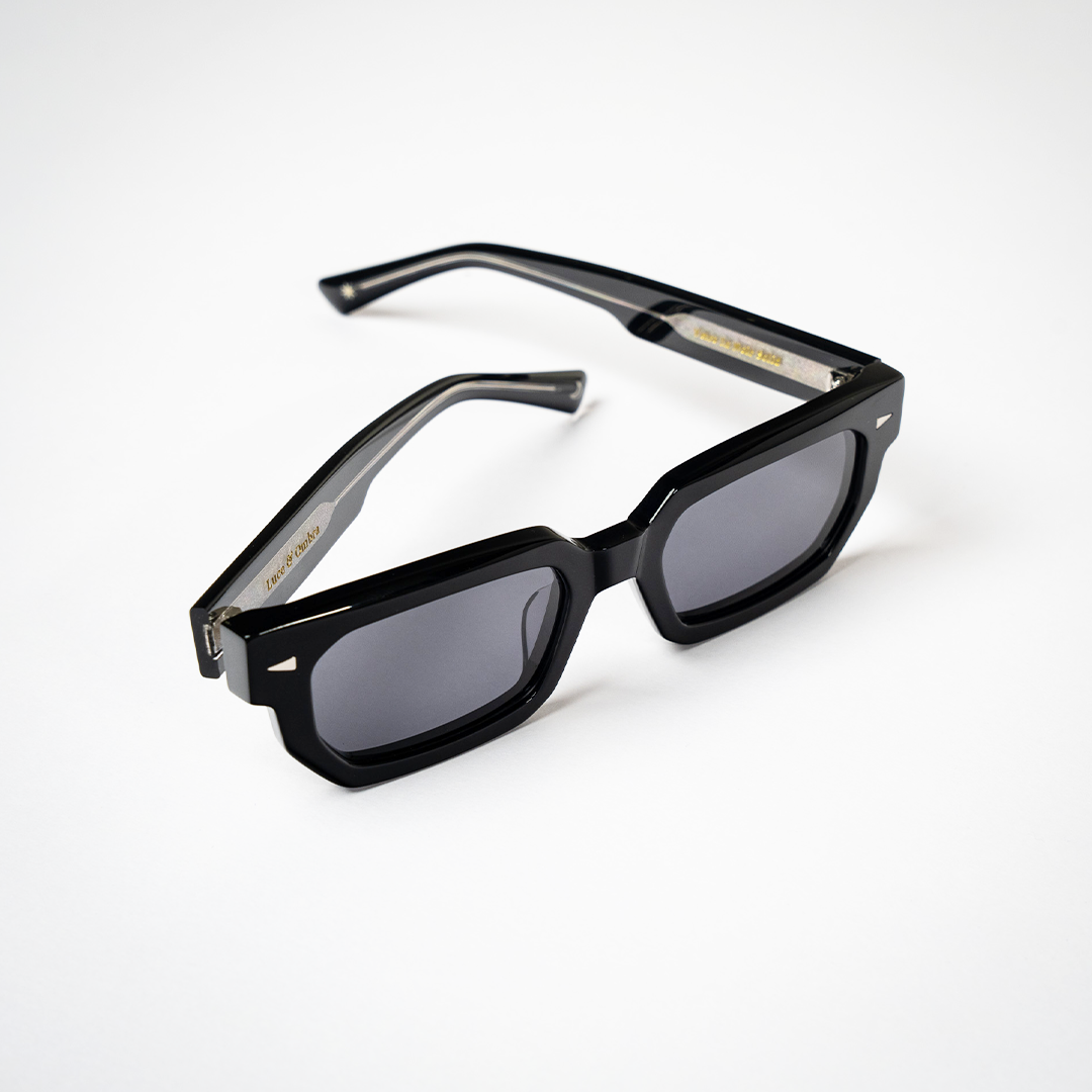 VETRO (NOIR SOLID)